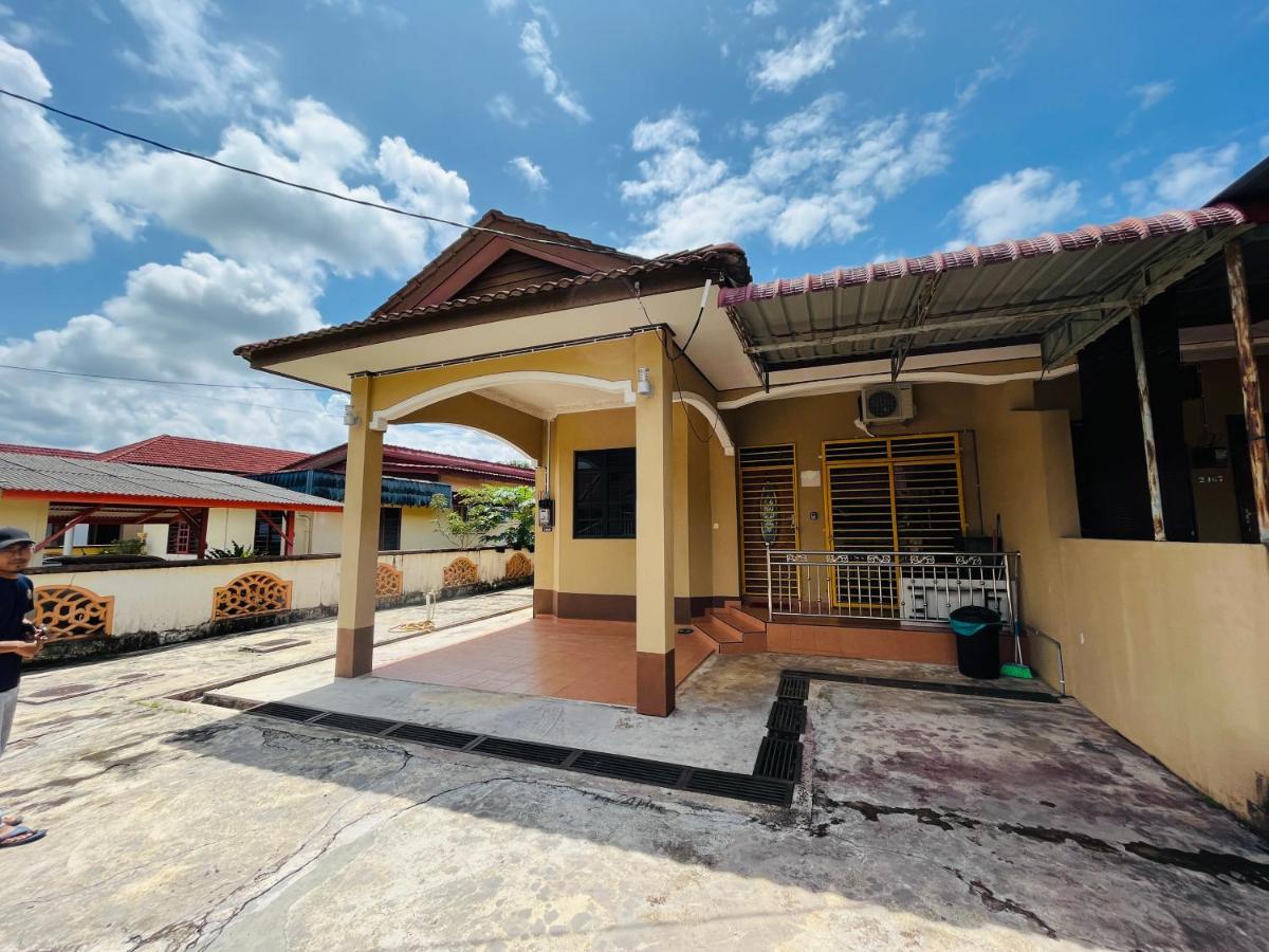 Cendana Residence Homestay 8 Kuala Terengganu 4 Bedroom Exterior photo